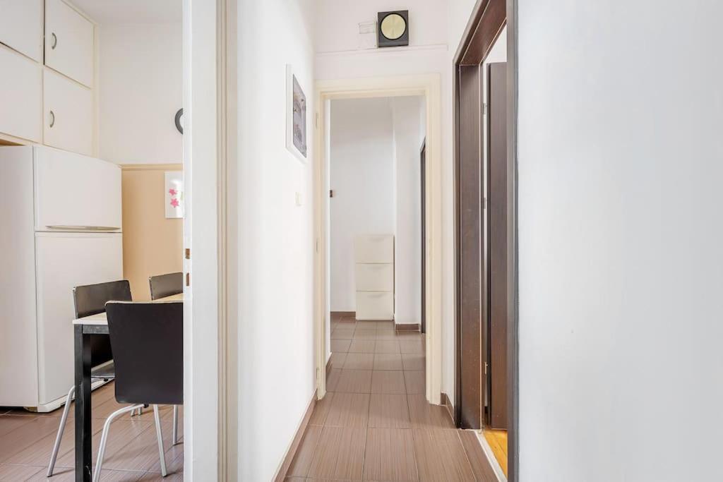 Apartment In The Middle Of Everything Athen Eksteriør billede