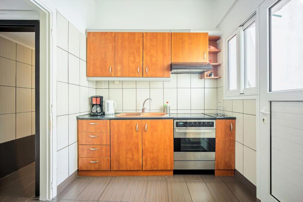 Apartment In The Middle Of Everything Athen Eksteriør billede