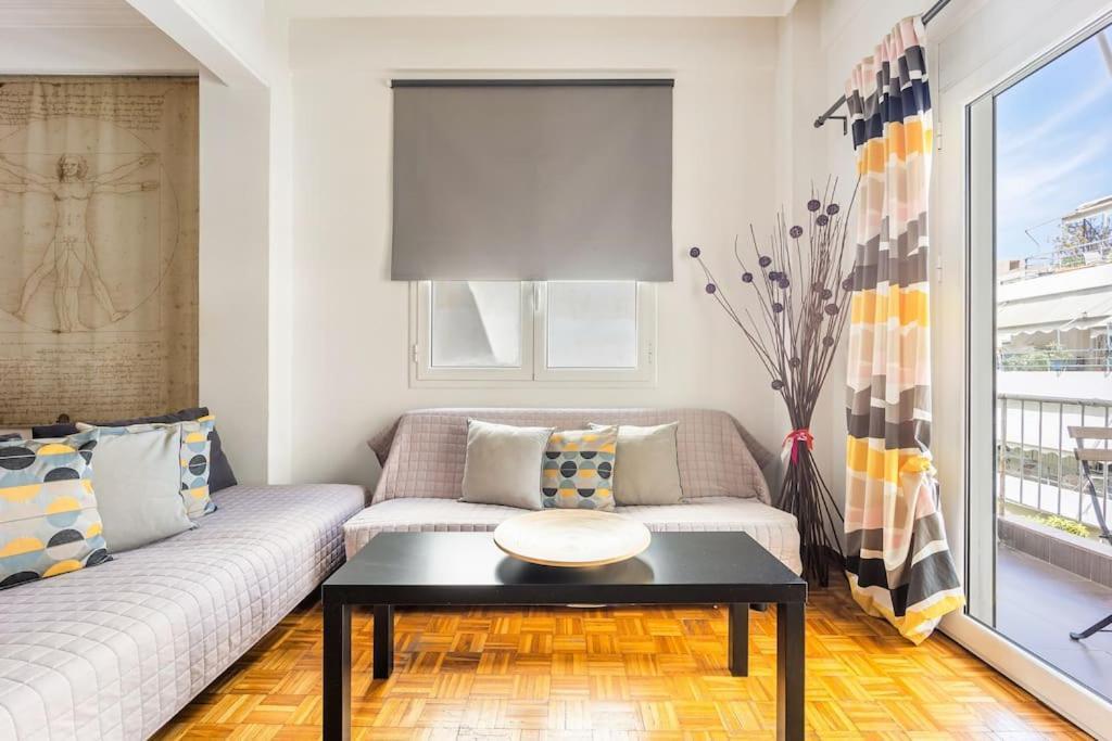 Apartment In The Middle Of Everything Athen Eksteriør billede